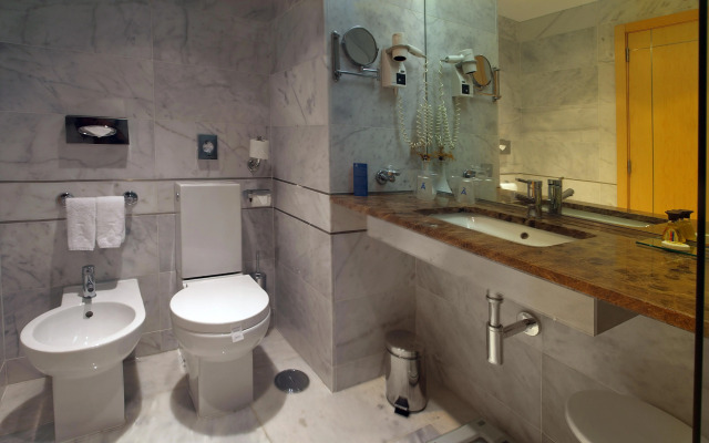 Crowne Plaza Caparica Lisbon by IHG