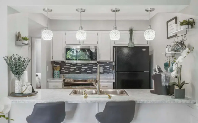 Clubhouse Bungalow - Community Amenities