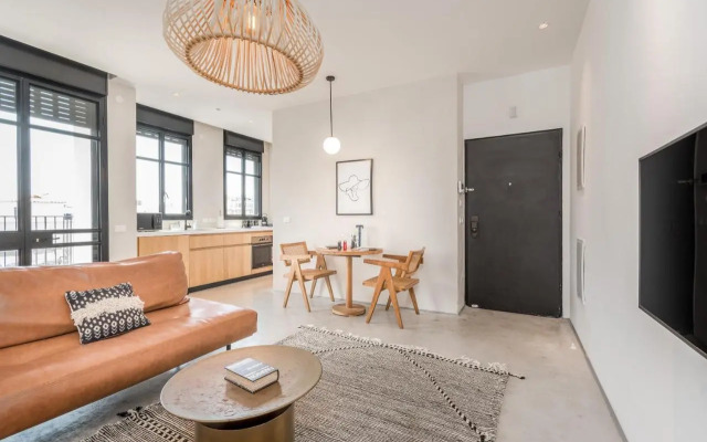 Trendy apartment next to Levinsky market