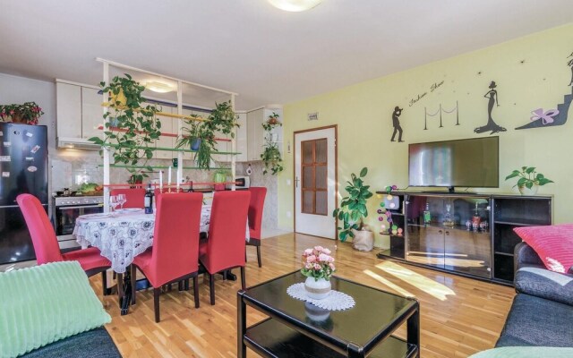 Stunning Home in Radovcici With Wifi and 3 Bedrooms