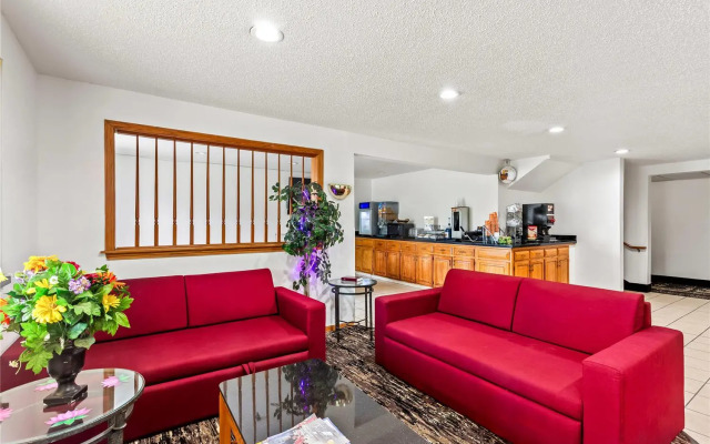 Quality Inn & Suites Howe - Sturgis
