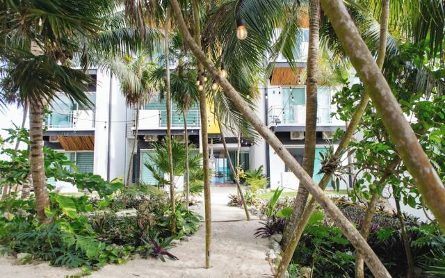 Angelina 28 Beachfront and Family Apartments - Modern and Relaxing Long Stays (20 min from Cancun Airport)