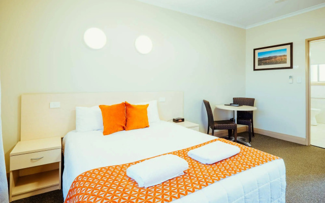Club Motor Inn – Guest Rooms – Narrabri