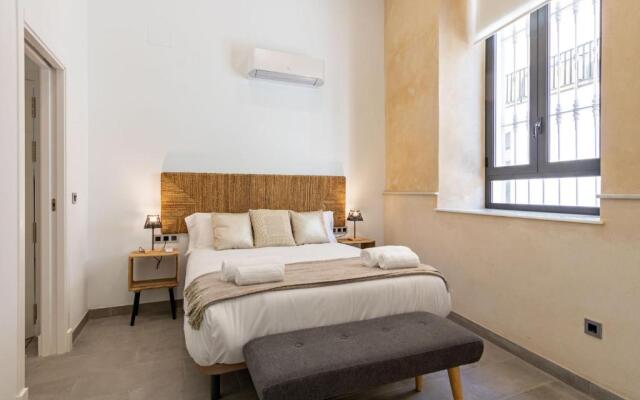 Nine O Clock San Agustin Suites by Valcambre