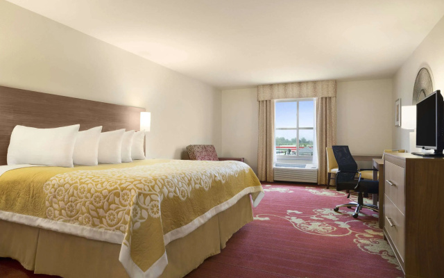 Days Inn & Suites by Wyndham Belmont