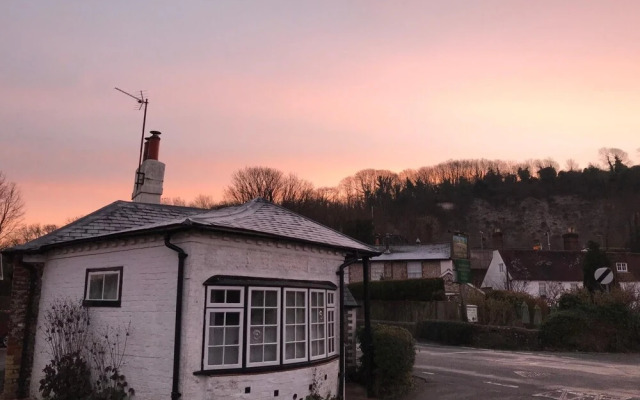 Wonderfully Quirky 3BD Home Amberley West Sussex