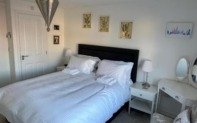 Stunning 4BD Family Getaway Westbury Wiltshire