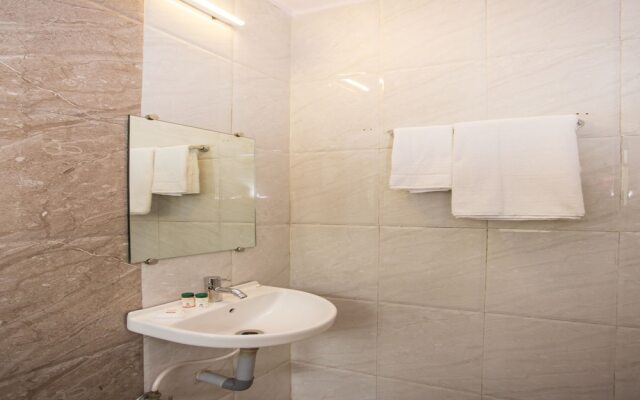 OYO 12260 Traveler's inn