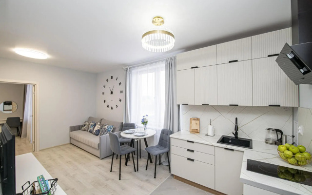 SunSet на улице Александра Хохлова 7