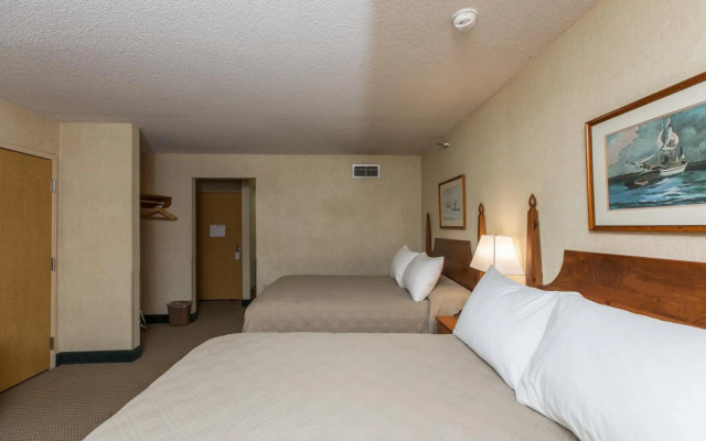 Commodores Inn