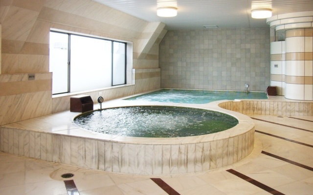 Sauna Capsule Hotel Core 21 - Caters to Men – Pool – Tokyo