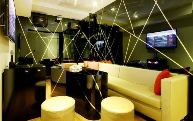 Rich Diamond Hotel