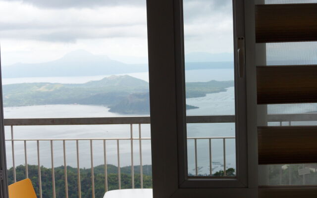 Blowing in the Wind - Lake View Apartments