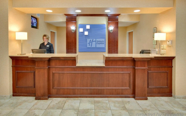 Holiday Inn Express Hotel & Suites Bismarck by IHG