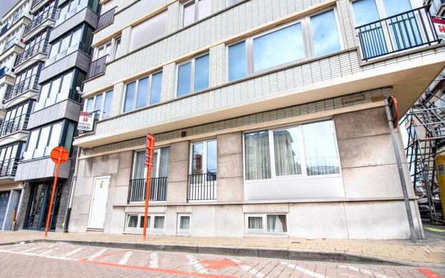 Snug Apartment in Wenduine near Sea