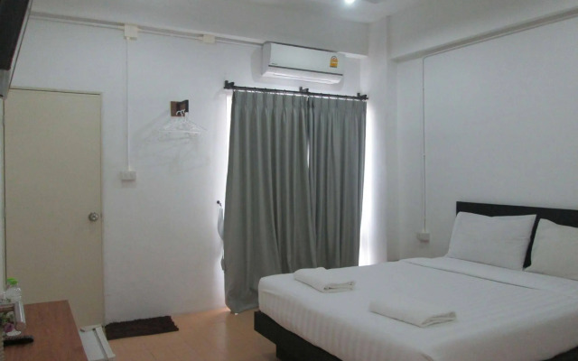 Royal Guesthouse at Chiang Mai Old City By Hjz