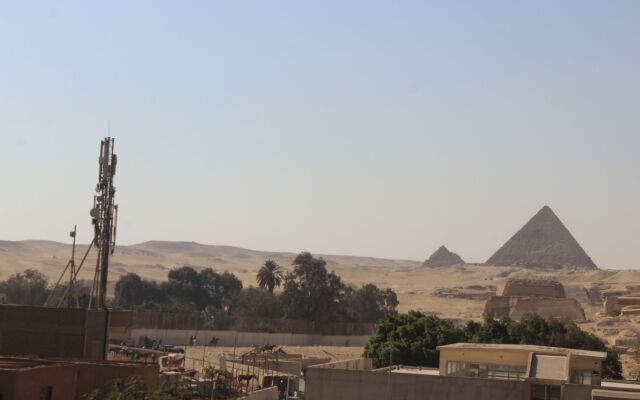 Royal pyramids Inn
