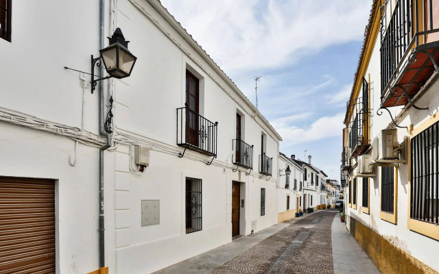 Urban Vida Alcázar