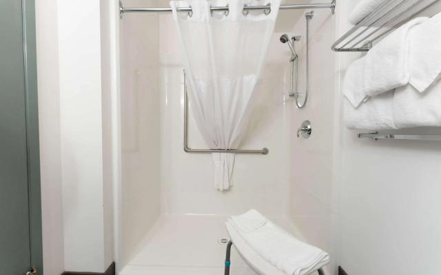 Prestige Hudson Bay Lodge & Conference Centre, WorldHotels Crafted Collection