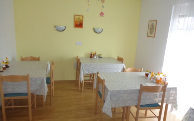 Tourist farm and beekeeping Salamun