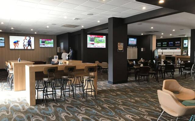 Mornington Hotel