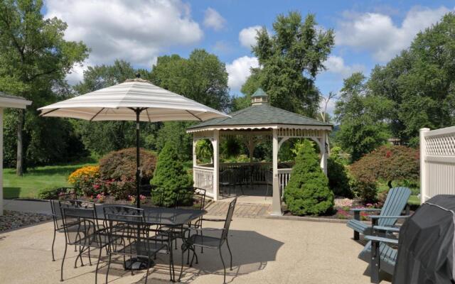 Coshocton Village Inn and Suites