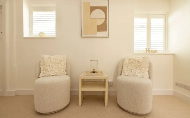 Charming One-bedroom Retreat in Historic Bath
