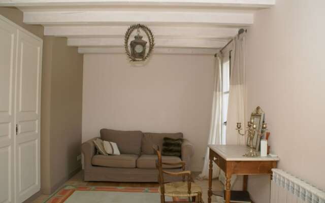 Atmospheric Villa in Pottery Town Salernes , Near Many Lovely Villages