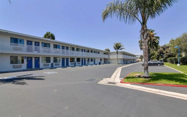 Motel 6 Ventura, CA - Beach