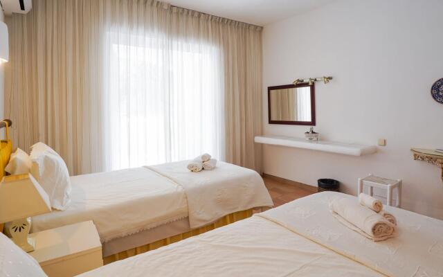 Villa in Albufeira With Private Pool