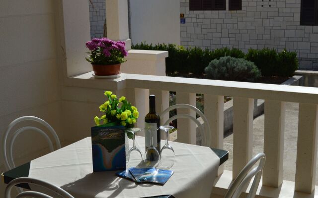 Apartment Frama - 3 apartments: A3 Lavanda  Bol, Island Brac