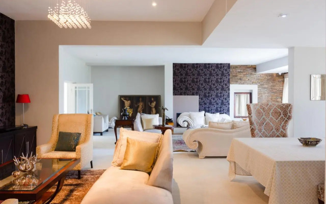 The Houghton Villa