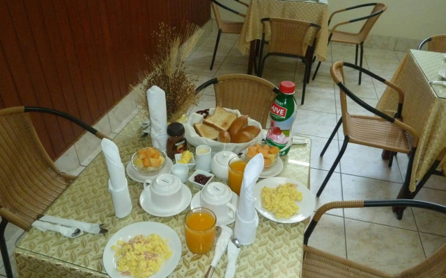 Huayruro Hostal
