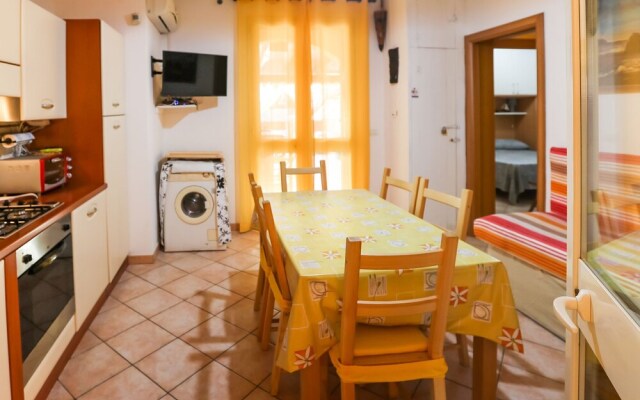 Traditional Holiday Home in Torre Dell'orso With Patio