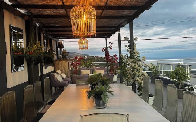 Miguel's Seaview Corner