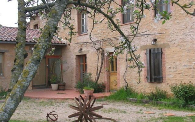 Chambres d'Hôtes La Cardère