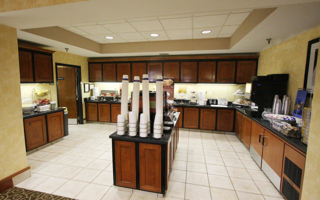 Hampton Inn & Suites Memphis-Wolfchase Galleria