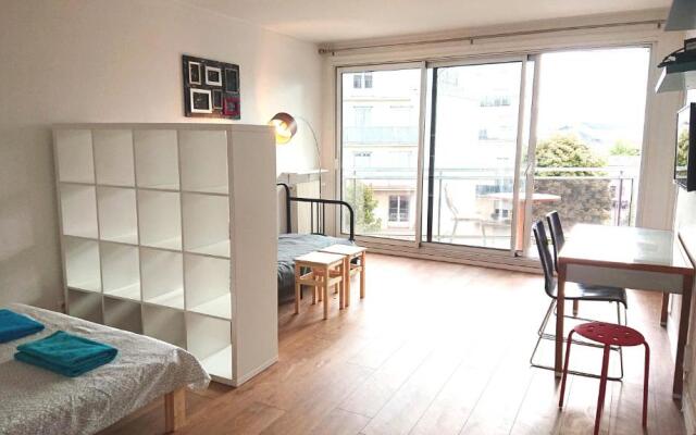 Renovated, 37m², 2 min walk Tram, 5 min La Défense