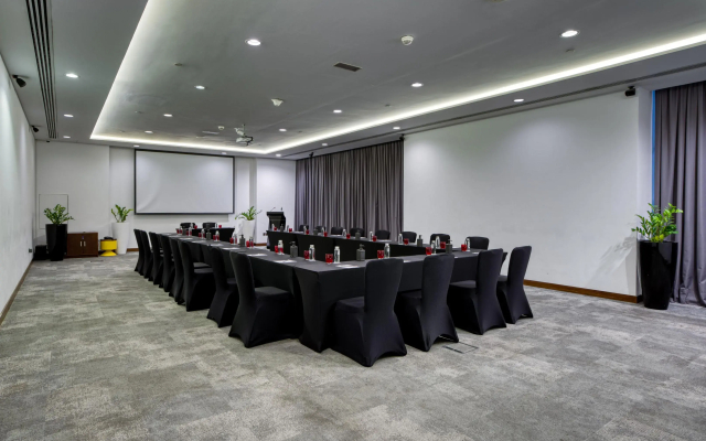 Отель TRYP by Wyndham Dubai