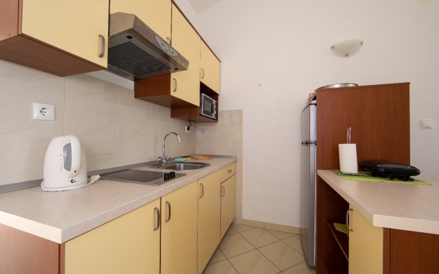 Apartment Ruzica - with sea view: A3 - zuti Igrane, Riviera Makarska