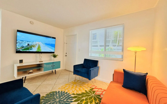 NEW Top Location King bed Free Parking