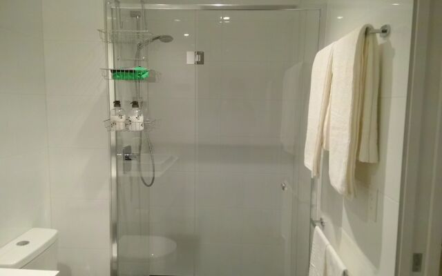 Bright and Cosy Apartment with Terrific View, Cbd