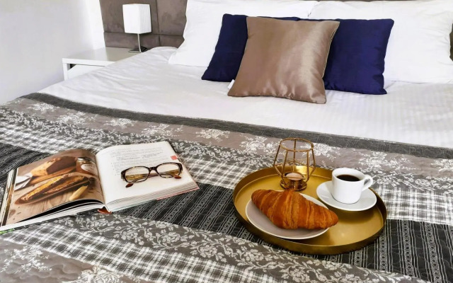 Vista Residence Airport