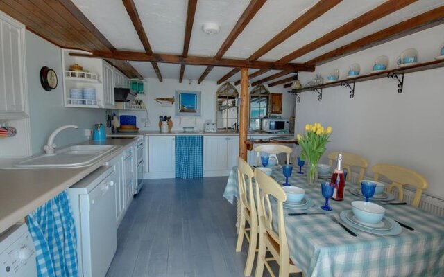 Alluring Holiday Home in Tintagel Near Sea