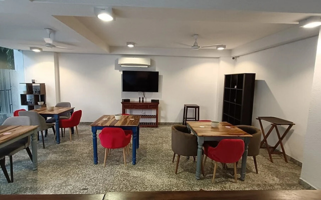 ROSASTAYS Gurugram Sec 31