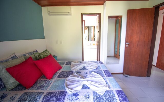 IT04 Bangalo Duplex 3 Suítes Pe na Areia