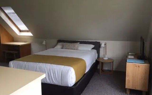 The Richmond Arms Hotel