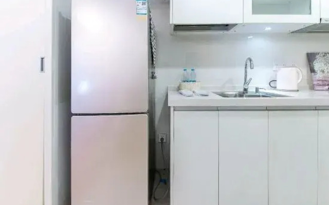 Nantong CBD Zhongnan Rainbow Yiloft Apartment