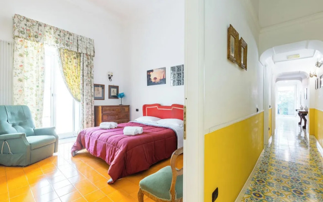 Santa Chiara Charming House With Terrace at Historical Center