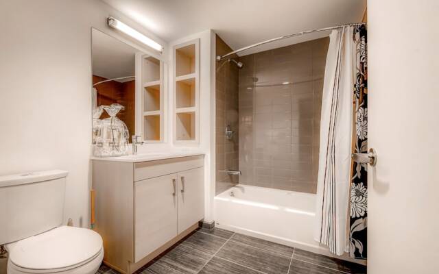 Global Luxury Suites in Rosslyn